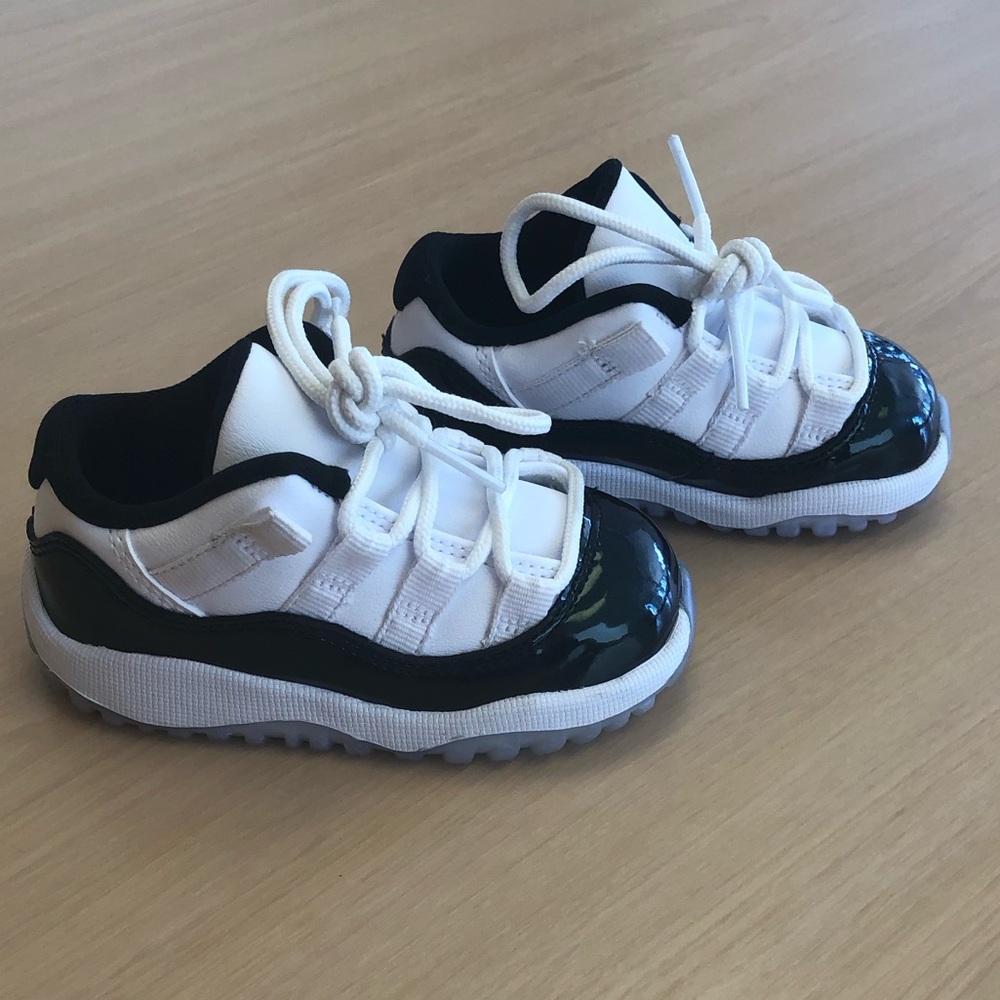 Nike Air Jordan 11 Low BT emerald TODDLER shoe 5c
